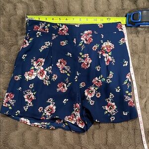 Free Press Womens Shorts Blue Floral Zip Back High Waist Elastic Size S